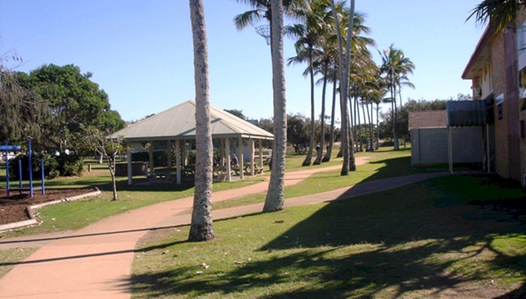 Koola Beach Apartments Bargara Exterior foto